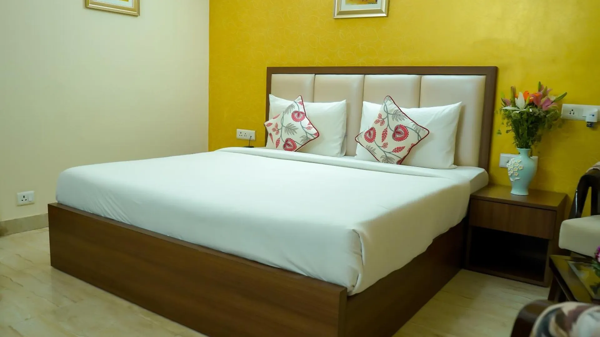 Hotel The Luxe 18 - Golf Course Road Gurgaon