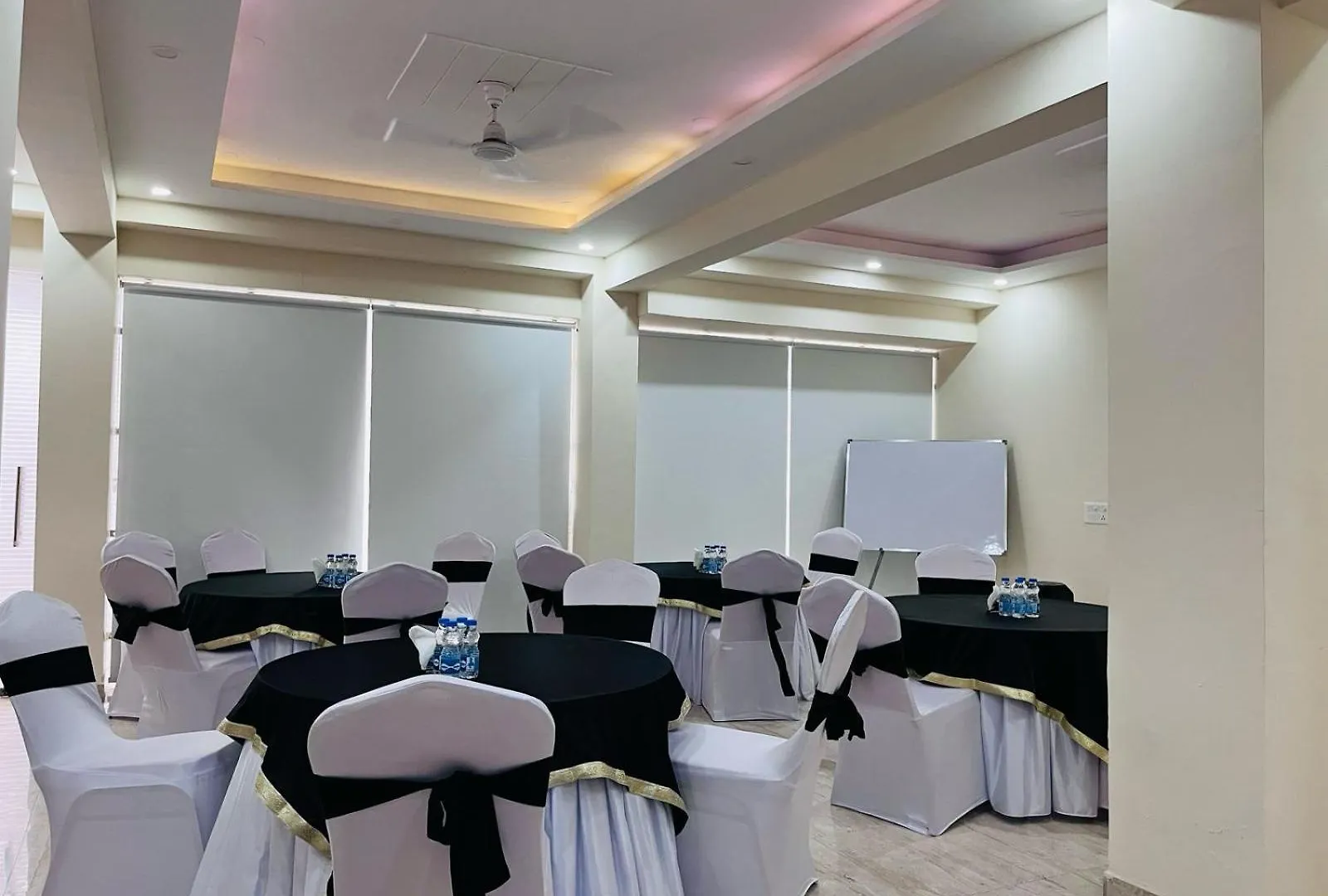 ***  Hotel The Luxe 18 - Golf Course Road غورغاون الهند
